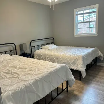 Quiet cozy duplex oasis