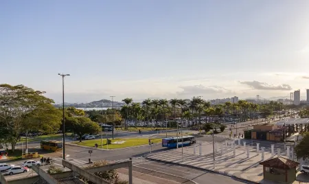 EJO - Modern Apartments in the Center of Floripa Отели рядом с достопримечательностью «CentroSul - Centro de Convencoes de Florianopolis»