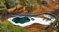 BLUE STONE CHATEAUX ~YOSEMETI~ POOL~ HOT TUB- PLAY GROUND~ SECLUDED~GAME ROOM