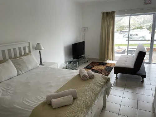 Stylish & Convenient Apartment 304