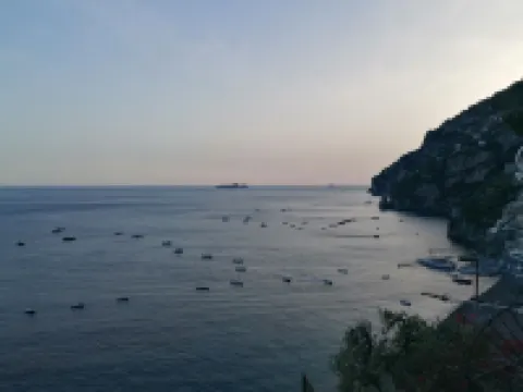 Casa Minu- cozy family home, street level and sea view-