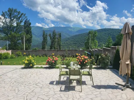 Cozy modern Villa in Dilijan with beautiful garden&fascinating view on mountain