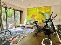 Super-Lux Oceanfront property with private beach access in Estate section