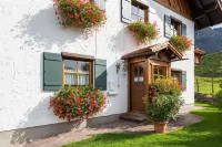 Alpenapartment Mit Garten