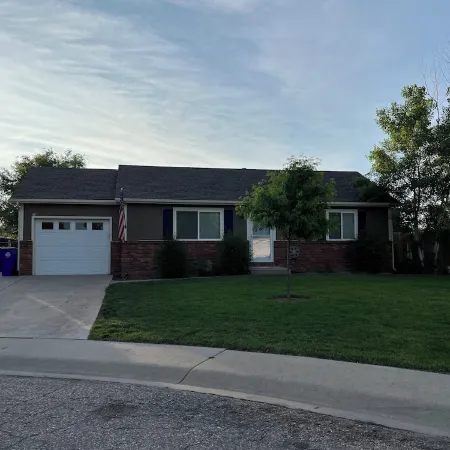 Quaint house within walking distance of Downtown Windsor and Windsor Lake.