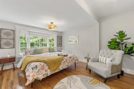 3BR Bungalow by Oakhurst - Decatur