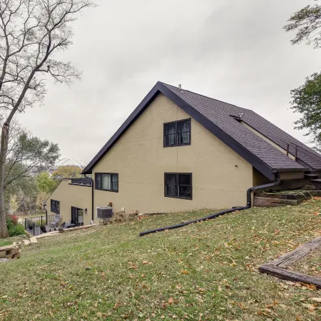 Large Home w/ Game Room, 4 Mi to Mississippi River