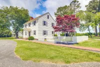 Updated Cape Charles Home ~ 2 Mi to Beachfront! - Wifi