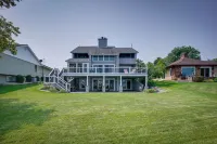 Lakefront Syracuse Home w/ Deck & Private Dock! - Country Houses