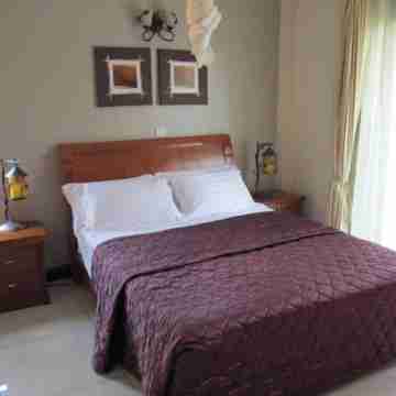 Highlands Apartments 3 BR Suite 014 Rooms