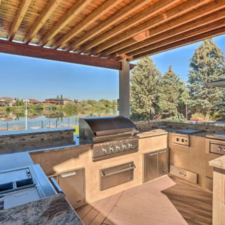 Moses Lake Retreat w/ Salt Water Hot Tub!