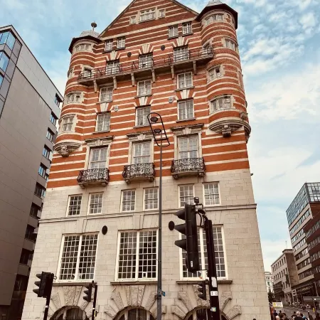 White Star Line Hotel