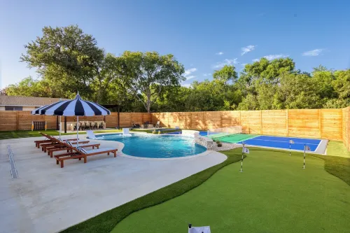 Resort Villa /Heated Pool /Pickleball