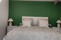 Maison "la Détente" de l'Estef: quiet, swimming pool, pétanque, 2/4 travellers Hotels in Alleins