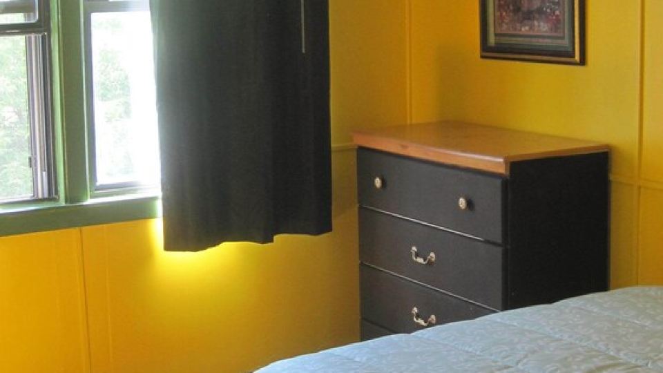 Spacious 4-bedroom with WiFi Centrally Located in SyracuseClose to Everything