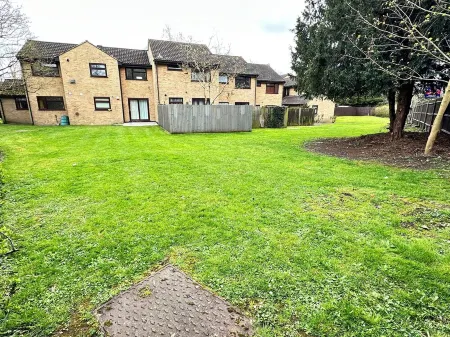 2 Bedroom Luxury Flat or Appartment near Heathrow with Garden Отели рядом с достопримечательностью «Брунел Юниверсити Лондон»