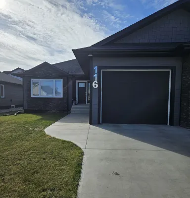 House of comfort  2bdr basement Hotels in Morden