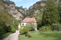 Gite DE Gouailles Ancienne Abbaye Pleine Nature Piscine Intérieure Chauffée Hotels in Salins-les-Bains