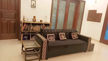 2 Bedroom Private Apartment in a Luxurious house in Posh area. Close to Airport Отели рядом с достопримечательностью «Лахор Юниверсити оф Менеджмент Сайенсиз»