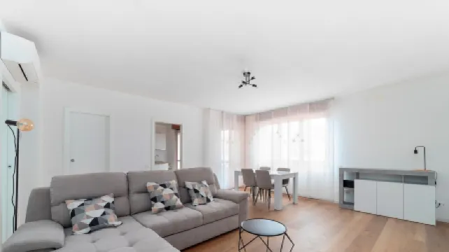 The Right House, Modern and Spacious Three-room Apartment Near Policlinico Monza