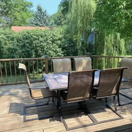 Cozy Okoboji Lake House, 2 blocks from attractions Отели в г. Арнолдс Парк
