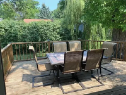 Cozy Okoboji Lake House, 2 blocks from attractions