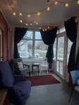 Charming 4-bedroom house with AC, WiFi in downtown Port Clinton!