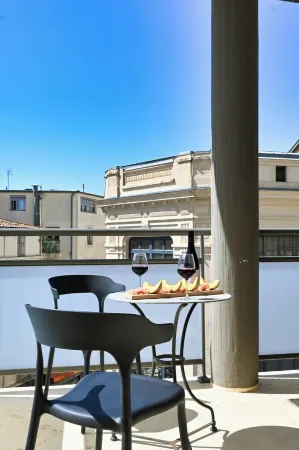 "L'authentique" - hyper center - lovely terrace! Отели в г. Безье