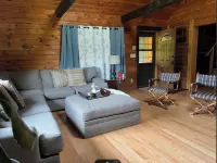 3-bedroom cabin in peaceful Bloomingburg with WiFi, AC Hotels in Mamakating