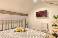 Charmant Duplex 30 min Paris Hotels in Corbeil-Essonnes