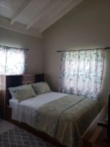 Charming house in delightful Boscobel with AC, WiFi. quiet neighborhood, Hotels in 