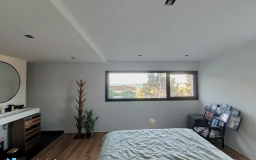 A 15 minutes de la plage a Pied.Maison individuelle avec grande piscine.