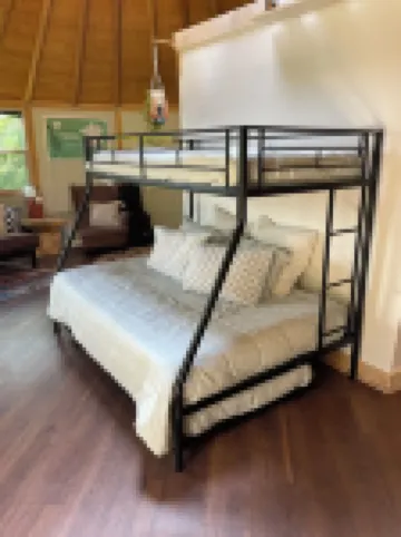 Cozy Mountain Yurt Retreat – in the Heart of Marshall, NC