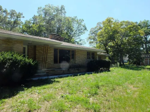 fast wifi, perfect remote worker home, 6 acres of secluded nature Hotels in Benton Township