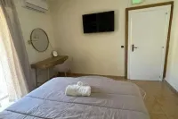 Along Crati River, mini apartment, vico Postierla, historic center.