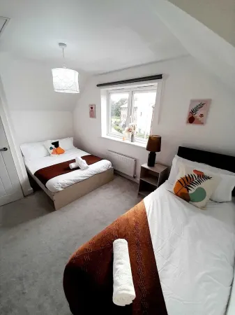 NEC | HS2 | BHX | Solihull | 3 Bedroom House | 2.5 Baths | Free Parking Отели в г. Ширли