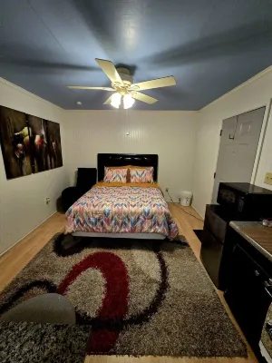 Charming cabin with AC and WiFi in delightful Clinton