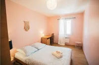 Charming town house in the heart of the medieval city فنادق في Montpezat-de-Quercy