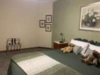 Private mooring with access to the main river, just 75 metres away.