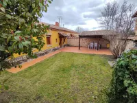 Cottage with garden, fireplace and barbecue. Located in an area with unique charm. Hotels in El Arenal