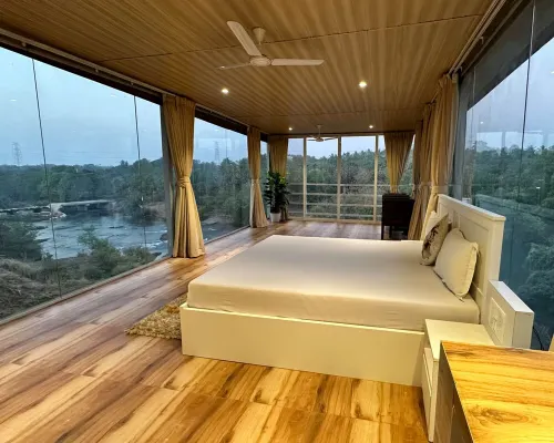 3BHK Private Riverside Villa with Glass Room in Karjat Hotels in Kalamboli Tarf Waredi