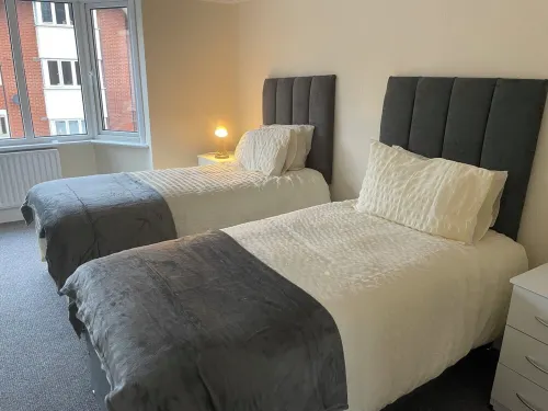 Large, furnished 4 bedroom apartment suitable for workmen and teams