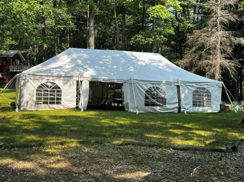 Enchanting cabin with on 2.5 acres in Hubbard Lake