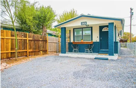 Charming 2-bedroom CASITA with AC and WiFi in Pharr