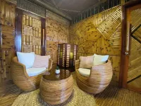 Cool Breezes and Stunning Views - The Bamboo Cabin Hotels in Valencia