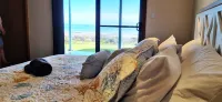 Peaceful 5 star Wallaroo getaway. Magnificent uninterrupted beach views. Sleep 8