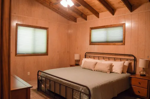 New Listing!! Huge Custom 4-bedroom Chalet in Innsbrook Resort - Pet Friendly!