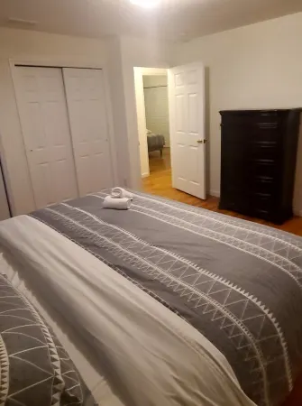 Modern 4BR/2BA Apt next to Mall, Resto & Airport!