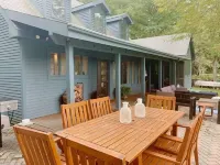 Beautiful Lakehouse Hotels in Putnam Valley