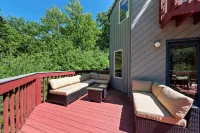 Birchwood Retreat: spacious & modern forest refuge